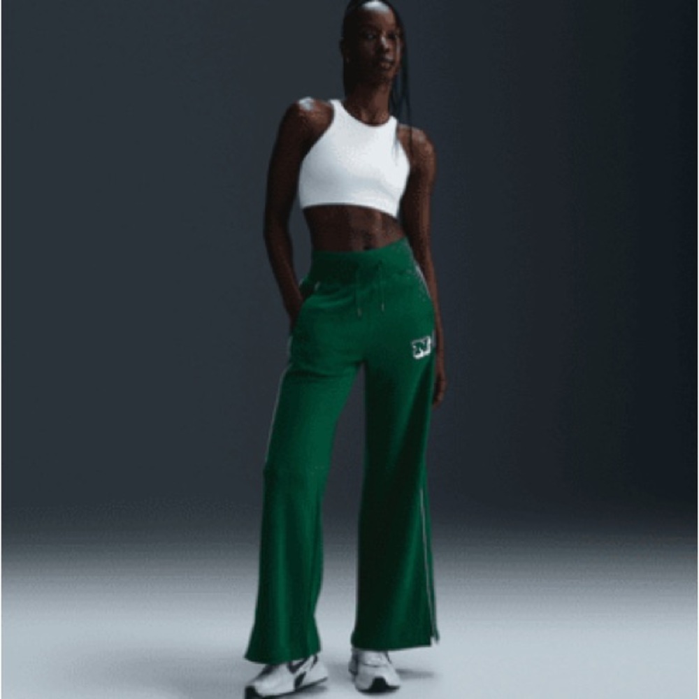 Nike Phoenix Fleece 2pc Set in Gorge Green Woman’s Hoodie -M and Sweatpants-L. - Picture 2 of 9